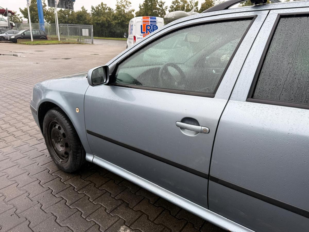 Skoda Octavia 1U original Tür vorn links LF7U Stonegreymetallic Rohbau BJ03